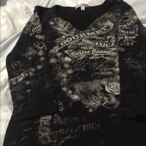 Black and white 3/4 sleeve shirt